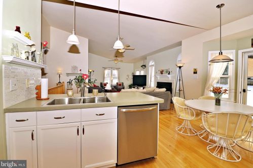 34 Colonel Miles Ct, Harpers Ferry WV 25425-3109 exterior