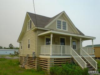 110 Lazy Ln, Engelhard, NC 27824-9354