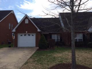 360 Golfview Ct, Murfreesboro, TN 37127-7132