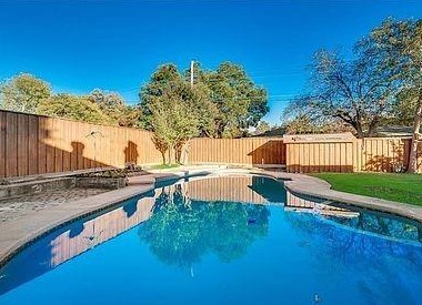 716 Ranier Cir, Garland TX exterior