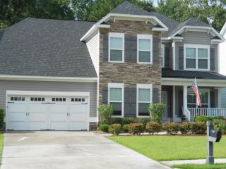 212 Carolinian Dr, Summerville, SC 29485-7854