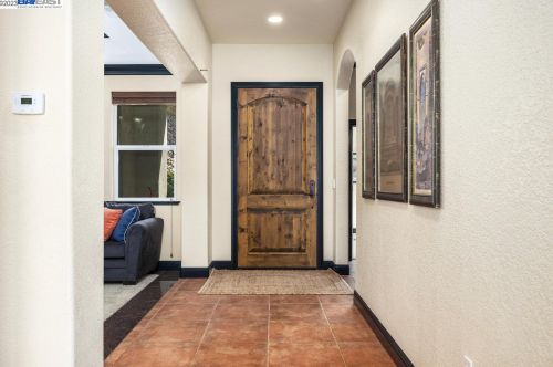 119 Calypso Beach Dr, Copperopolis, CA 95228-9391