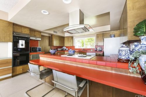 1660 Cielito Dr, Glendale CA  91207-1022 exterior