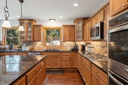 710 Quail Pkwy, Minnetrista, MN 55388
