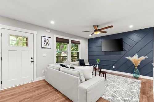 2696 George St, Atlanta GA  30318-1123 exterior