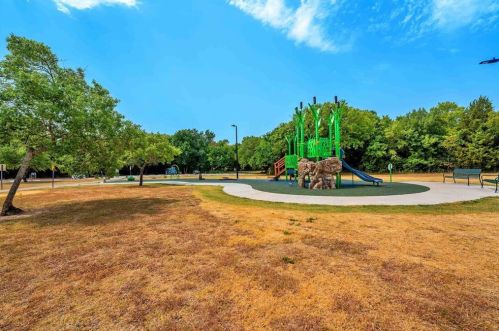 3948 Queens Ct, Garland TX 75043-2938 exterior