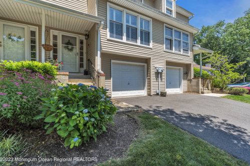 24 Mulberry Ct, Brielle, NJ 08730-1355