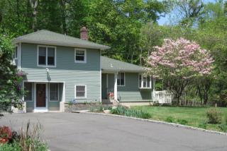 1 Eastwood Rd, Norwalk, CT 06851-1110