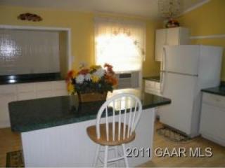 50 Augusta St, Verona, VA 24482-2528