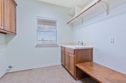 180 Youngs Pr Rd, Webberville TX 78621-5537 exterior