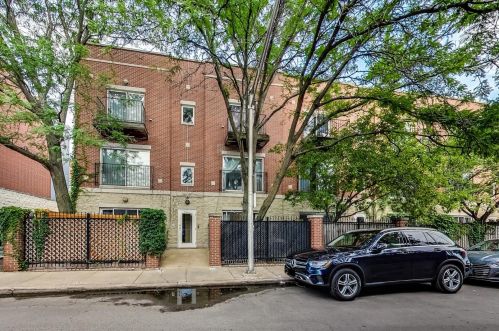 2524 Bloomingdale Ave, Chicago, IL 60647-4386