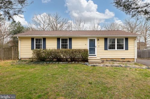 2 Kendale Ln, Fredericksburg, VA 22407-6532