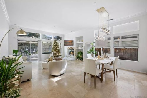 2384 Fallbrook Pl, Escondido, CA 92027-6738