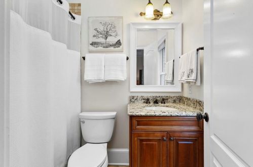 284 Hedden Rd, Atlanta GA  30342-2768 exterior