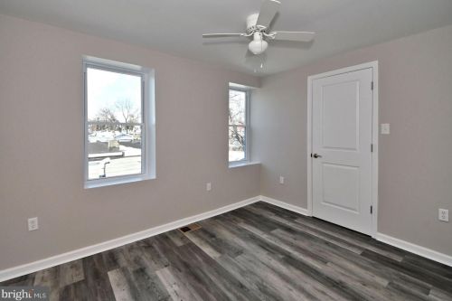 328 61 St, Philadelphia PA 19142-3402 exterior