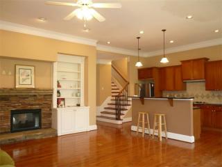 4320 Kingston Gate Cv, Atlanta GA  30341-1042 exterior
