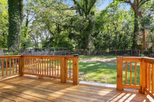 1694 Evans Dr, Atlanta GA  30310-4502 exterior