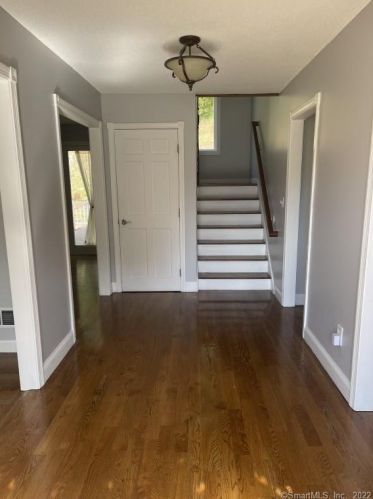 75 Brookside Pl, Cheshire CT  06410-1649 exterior
