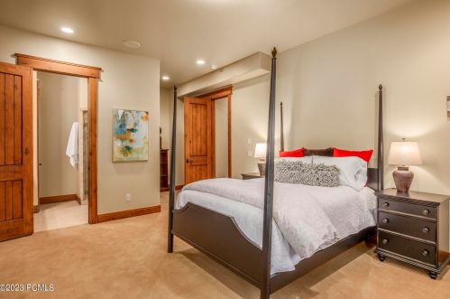 5872 Mtn Rnch Dr, Park City UT 84098-6177 exterior