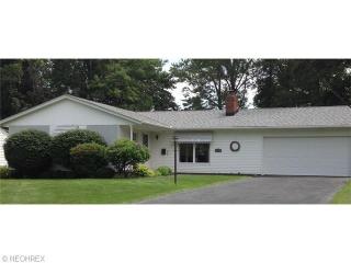 1723 Overbrook Rd, Cleveland OH  44124-2758 exterior