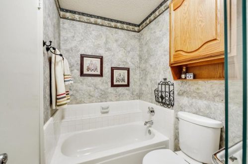 7026 Christina Ln, Garland TX 75043-6619 exterior