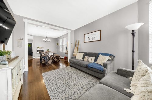 5144 Bloomingdale Ave, Chicago, IL 60639-4425