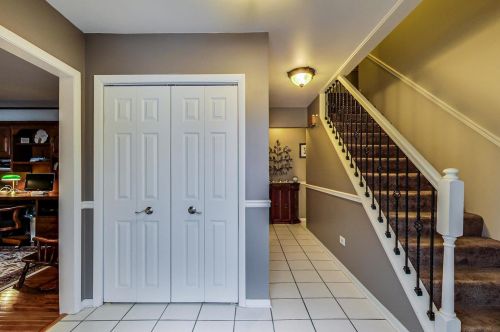 43 Delany Rd, Gurnee, IL 60031-3316
