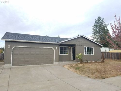 476 Moss St, Lowell, OR 97452-9758