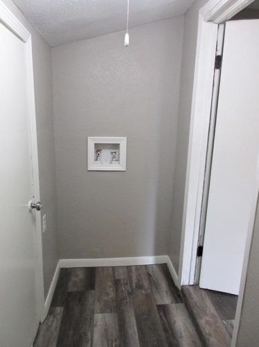 718 Anderson St, Angleton TX 77515-4544 exterior