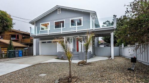 116 La Grande Ave, Moss Beach, CA 94038-9745
