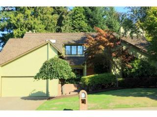 6402 Dolph Dr, Portland, OR 97219-4946