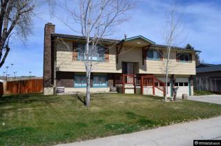 1002 Laredo Dr, Orin, WY 82633-3008