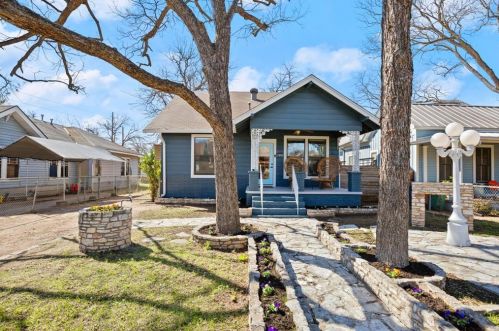 1307 2nd St, Austin TX  78702-4307 exterior