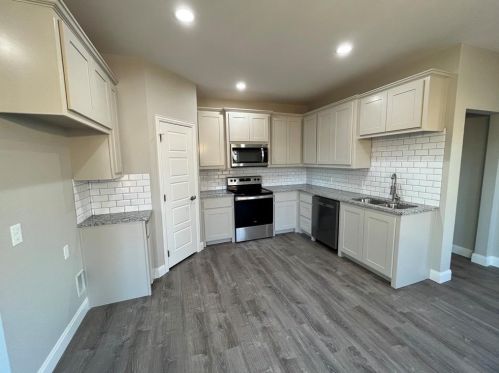 10300 Lone Pne Ln, Fort Worth TX  76108-3958 exterior
