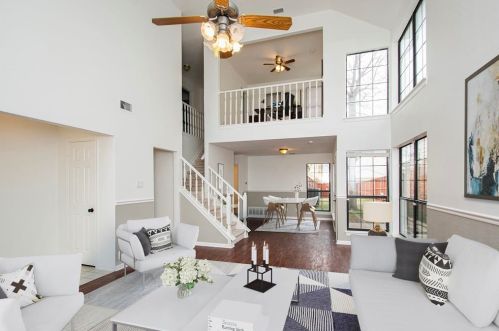 1921 Meadowview Ct, Carrollton TX 75010-4048 exterior