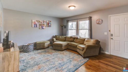 1039 River Bend Dr, Bumpass, VA 23024-2238