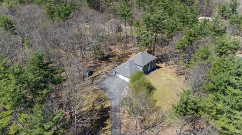 6 Beaver Pond Dr, Brookline, NH 03033-2118