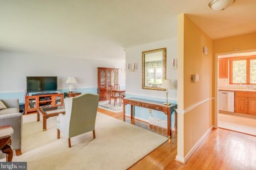 852 Wayside Ln, Haddonfield NJ 08033-1047 exterior