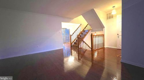 5726 Edgewater Oak Ct, Springfield VA  22015-2229 exterior