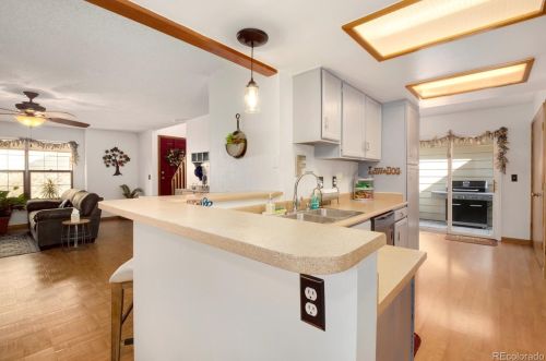 1826 Quintero Way, Aurora CO 80015-2521 exterior