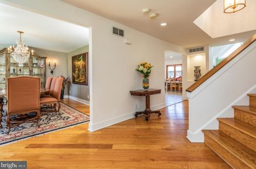 15 Teak Ln, Princeton NJ 08540-4724 exterior