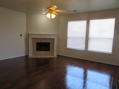 1107 Suffolk Ln, Cedar Hill TX  75104-4115 exterior