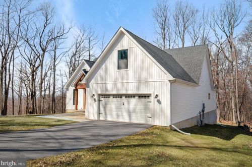 258 Speaks Ln, Harpers Ferry WV  25425 exterior