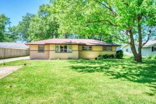 1214 Park Dr, Lorenzo, IL 60481-1541
