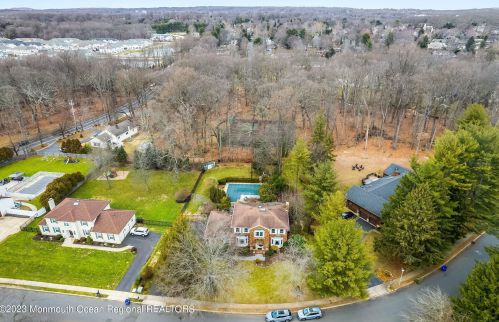 105 Wilshire Way, Lincroft, NJ 07738-1520