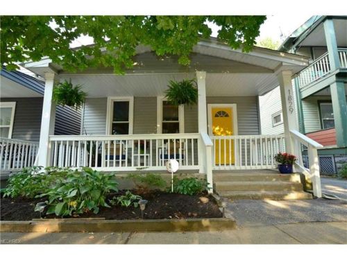 1829 52 St, Cleveland OH  44102-3338 exterior