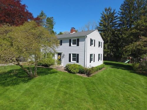 97 Overhill Rd, Warwick, RI 02818-4005