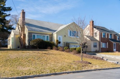 17 Pitney St, Town Center, NJ 07052-2018