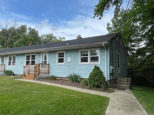 32 Linsal St, Windsor Locks CT  06096-2802 exterior