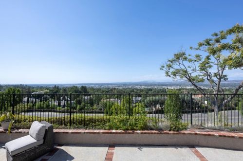5000 Greensboro Ln, Anaheim CA  92807-4611 exterior